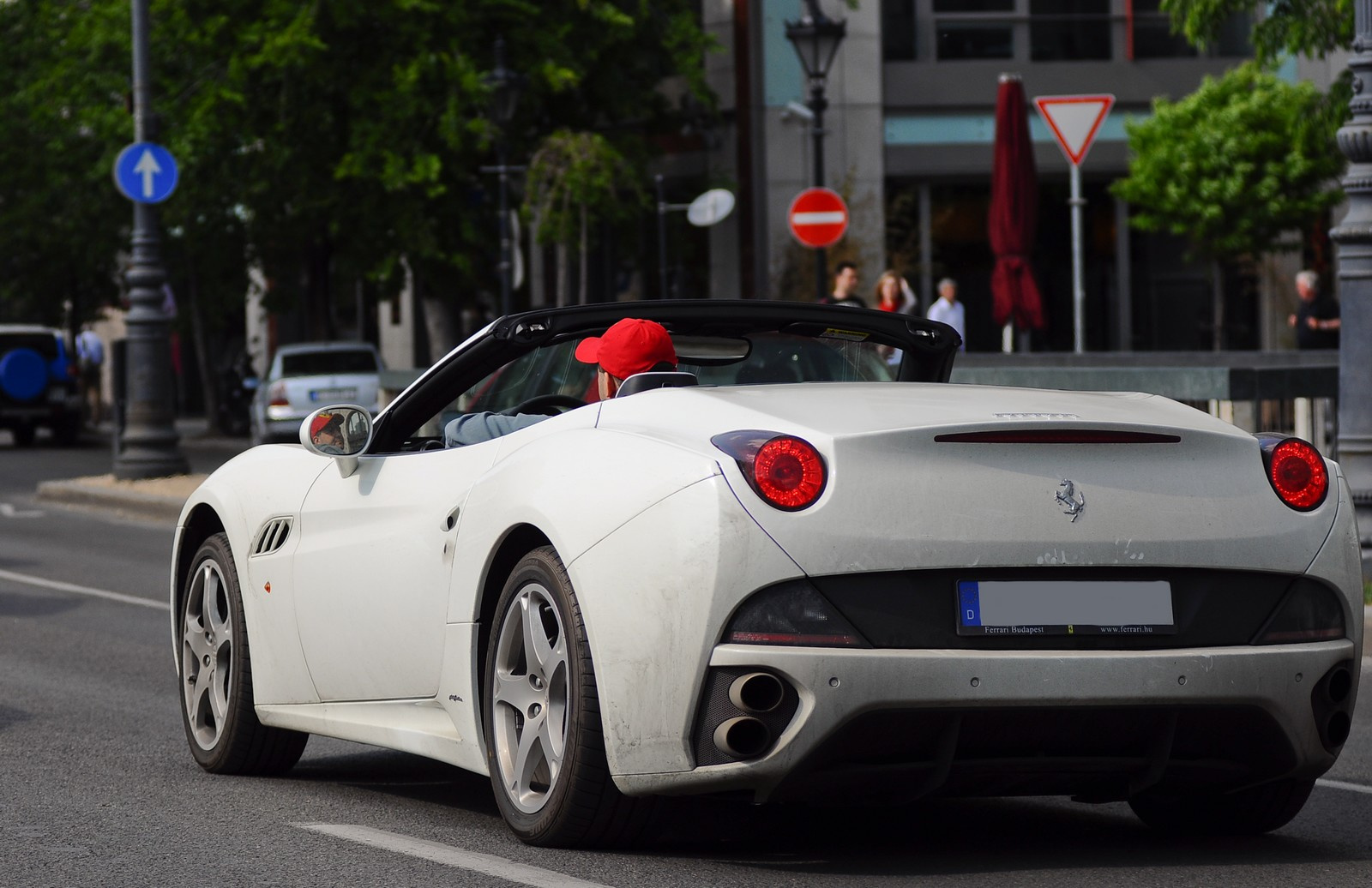 Ferrari California