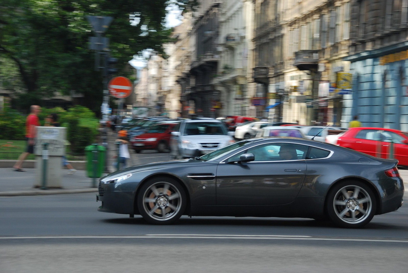 Aston Martin V8 Vantage