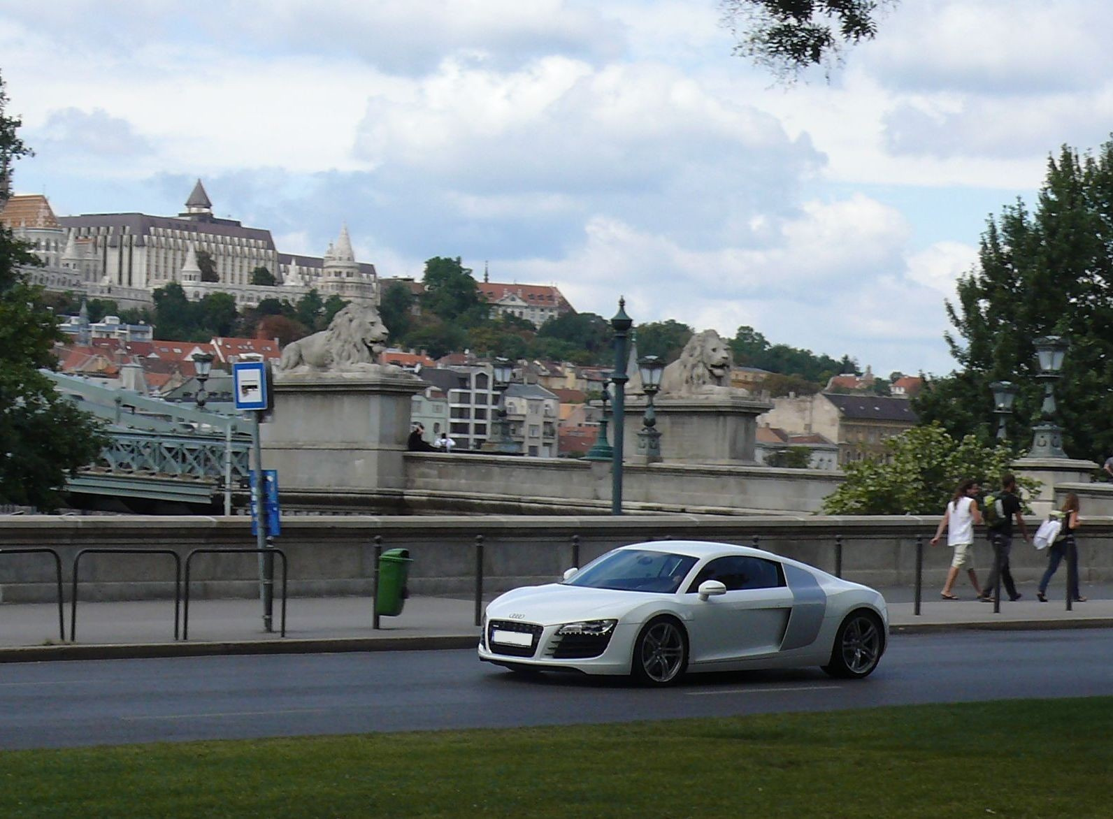 Audi R8