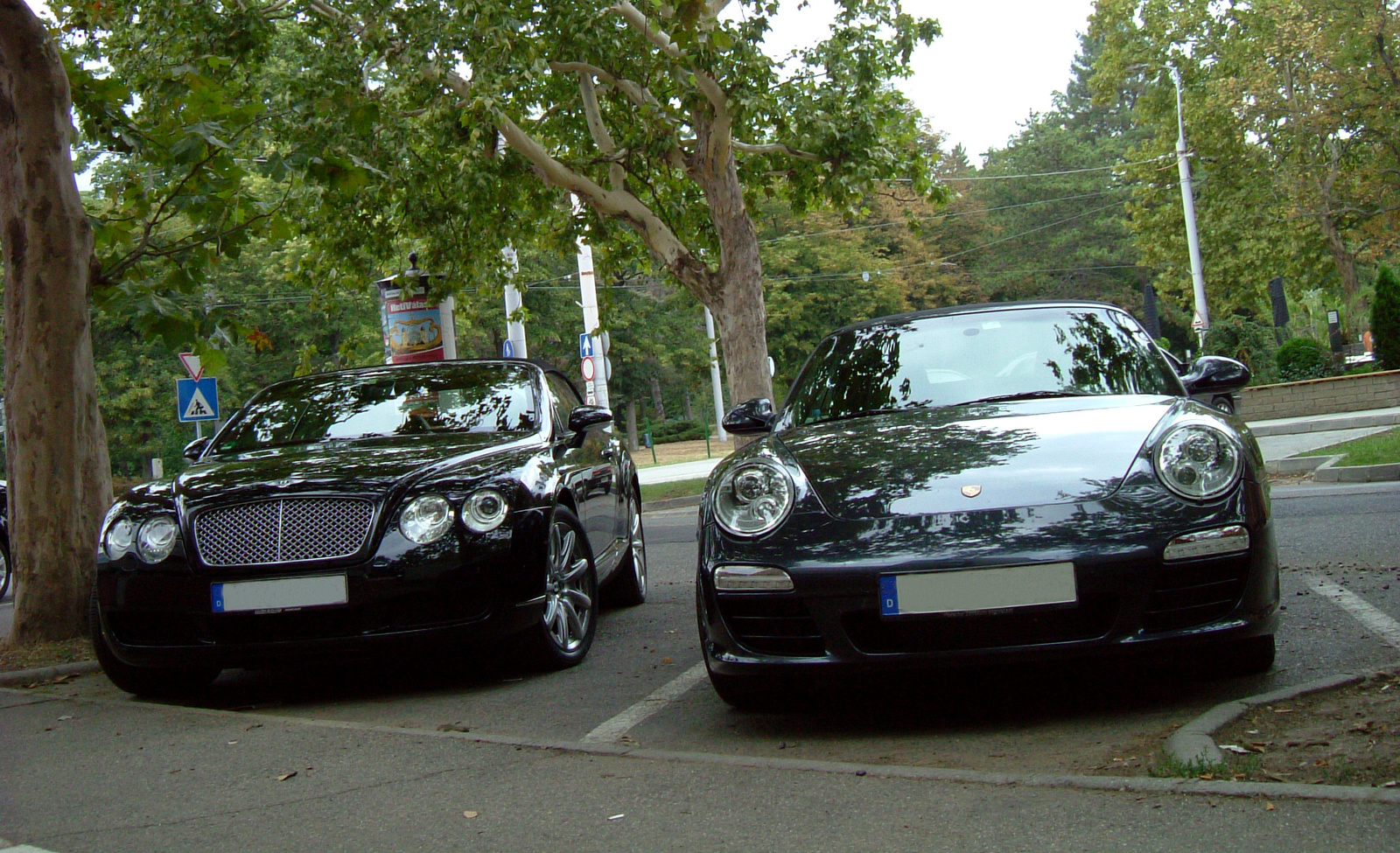 Porsche 911 Carrera 4S Cabriolet MKII & Bentley Continental GTC 