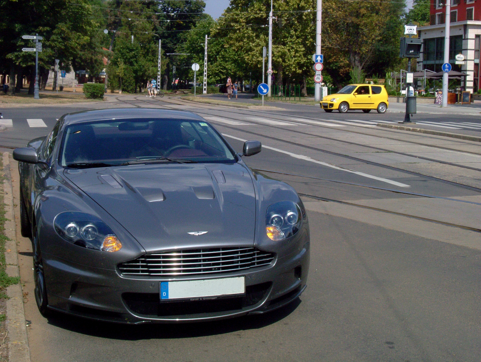 Aston Martin DBS