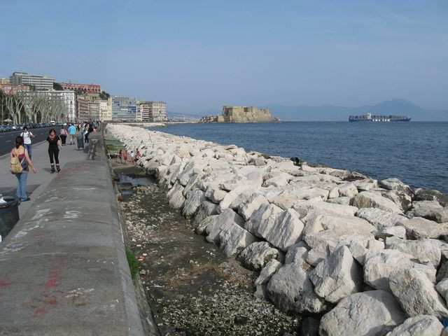 tengerpart Napoli