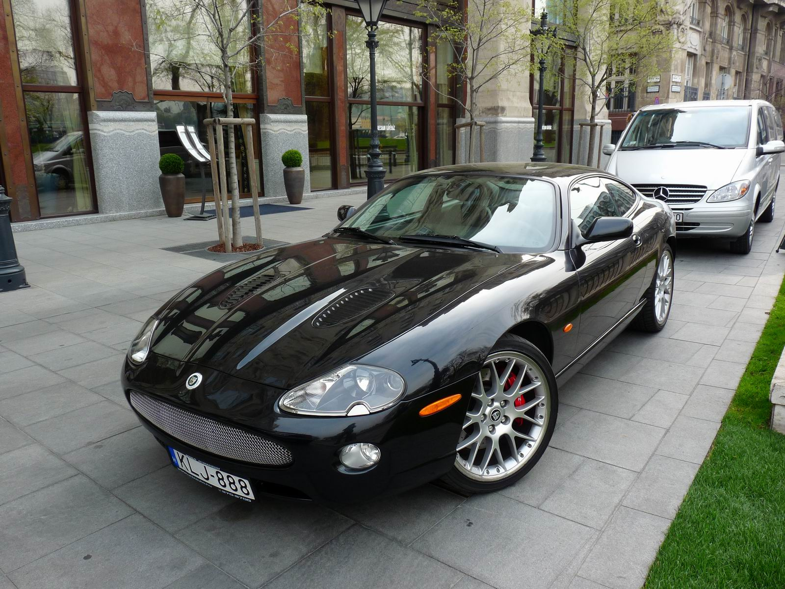 Jaguar XKR