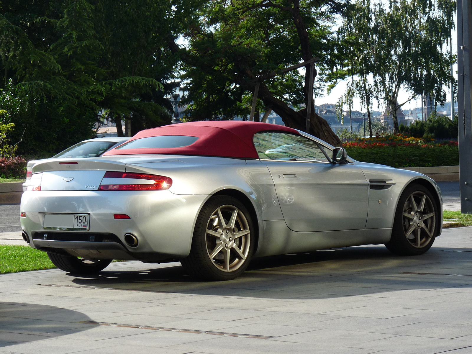 Aston Martin V8 Vantage Roadster