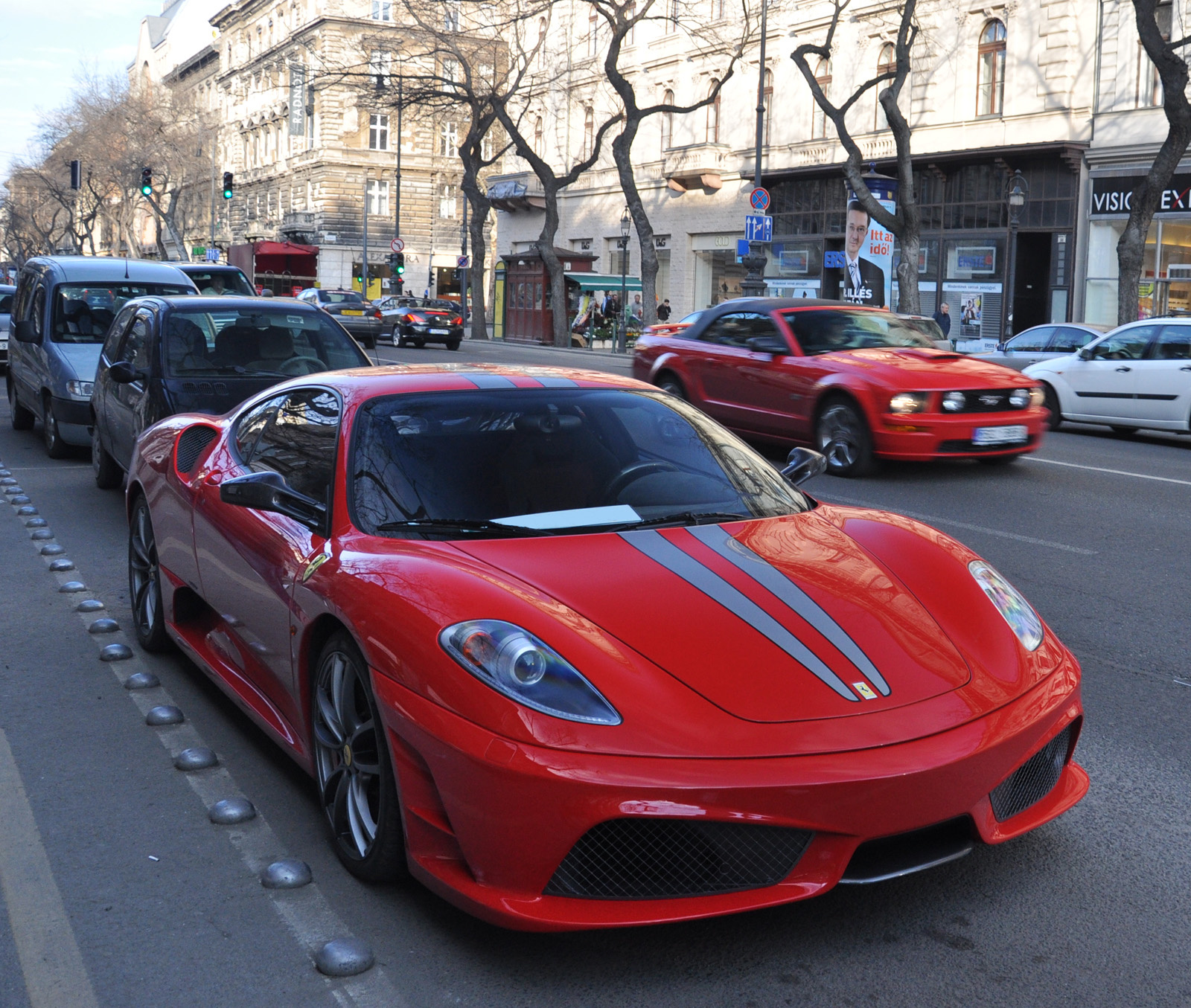 Ferrari 430 Scuderia - Ford Mustang Convertible