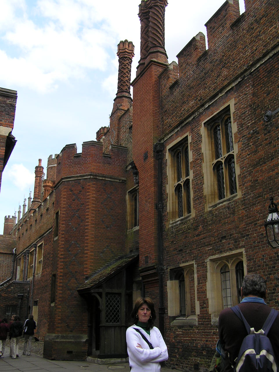 London 445 Hampton Court