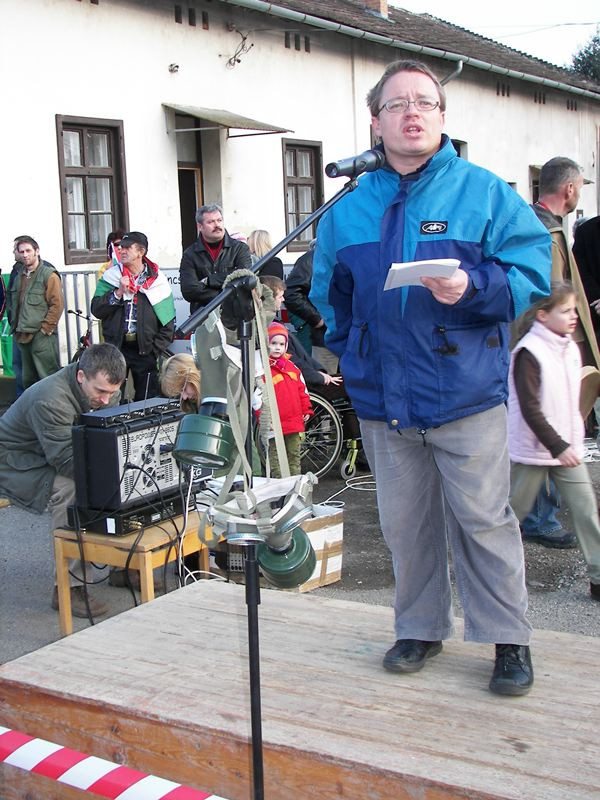 2007-02-23 Demonstráció a vasútállomás előtt