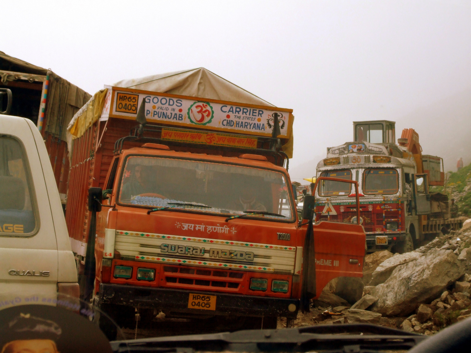 Csúcsforgalom a Rohtang-hágón