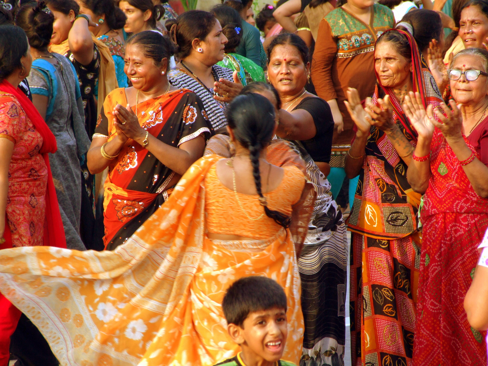 Wagah, az Indiai - Pakisztáni határátkelő - táncolnak a népek 2