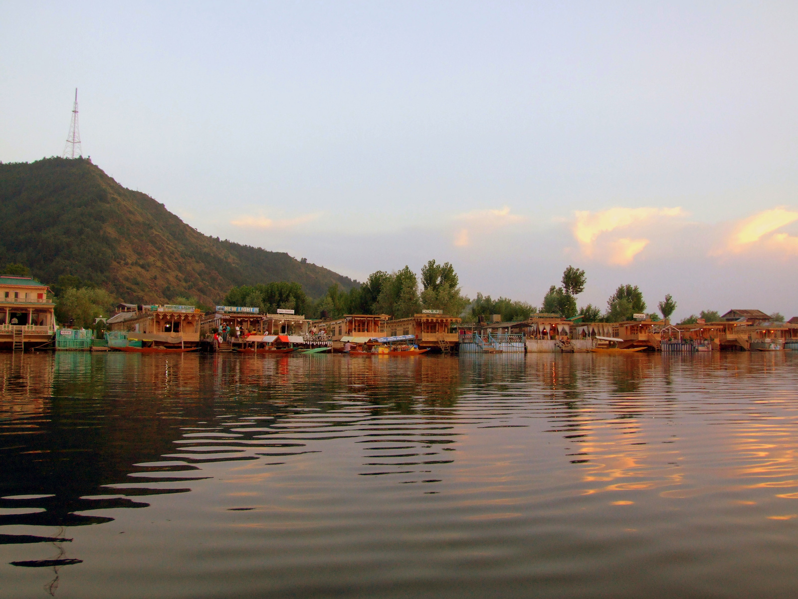 Srinagar: Dal lake