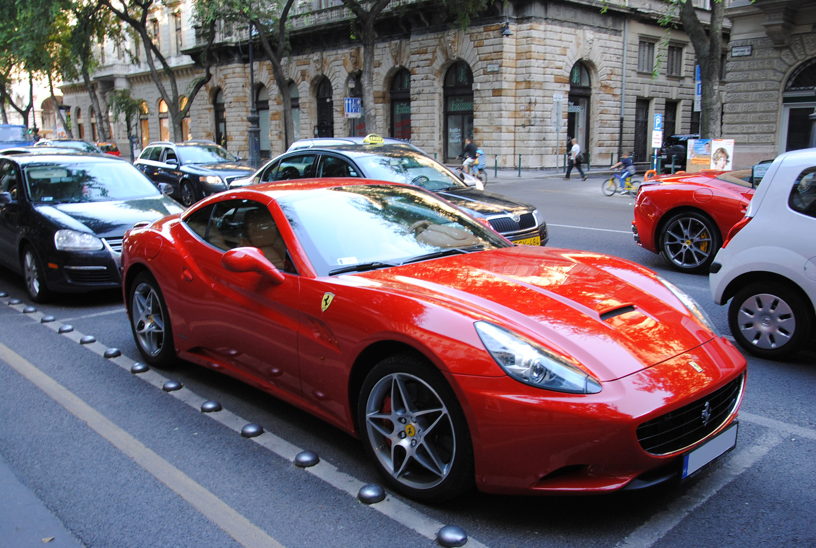 2x Ferrari California