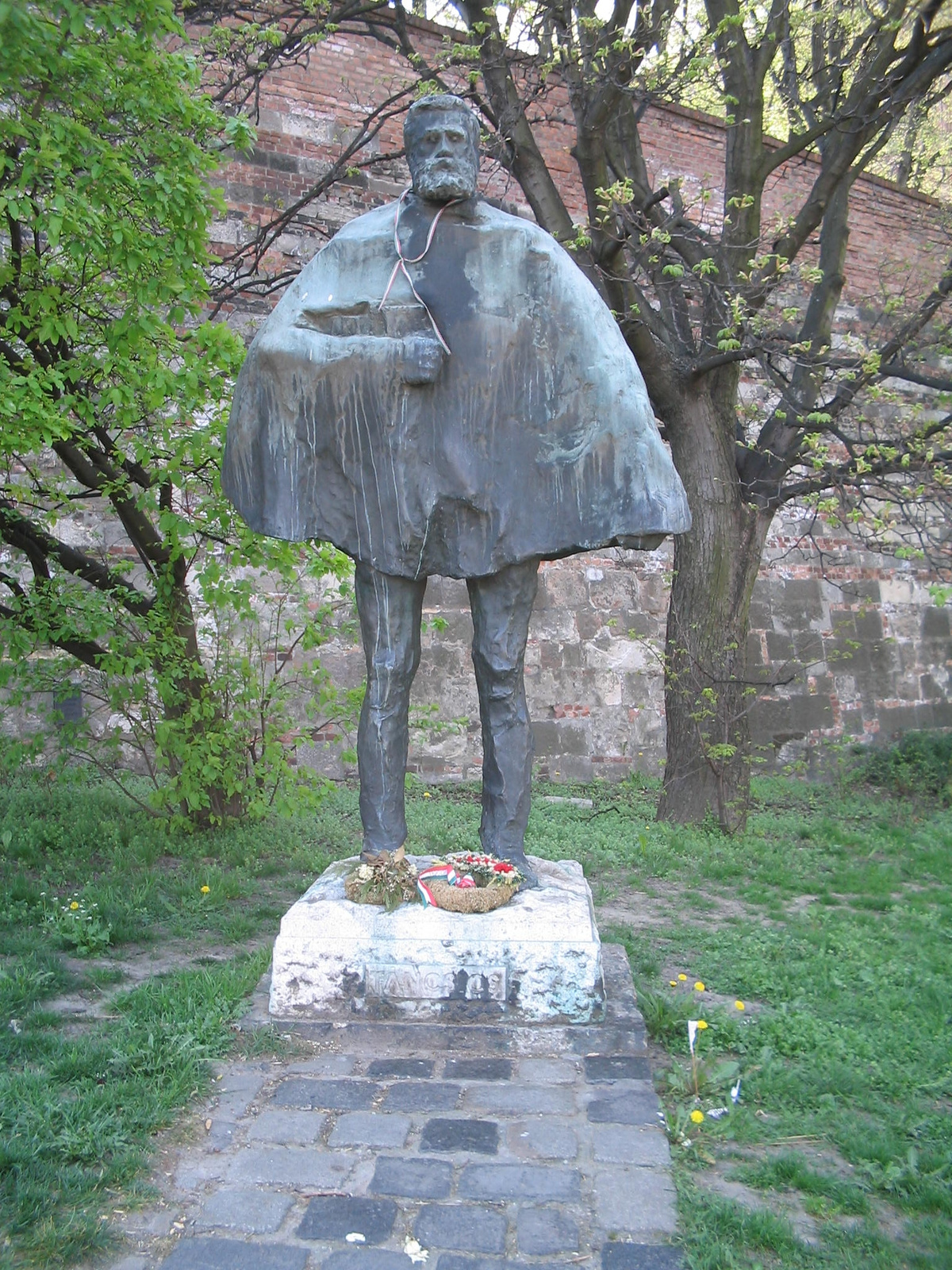 Táncsics Mihály szobor