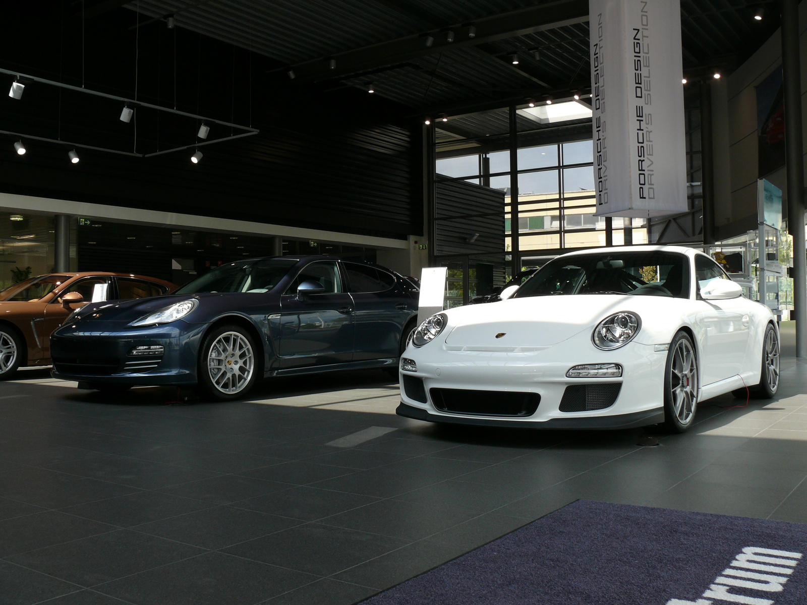 Porsche Panamera 4S, Porsche 911 Carrera GT3 MKII Club Sport