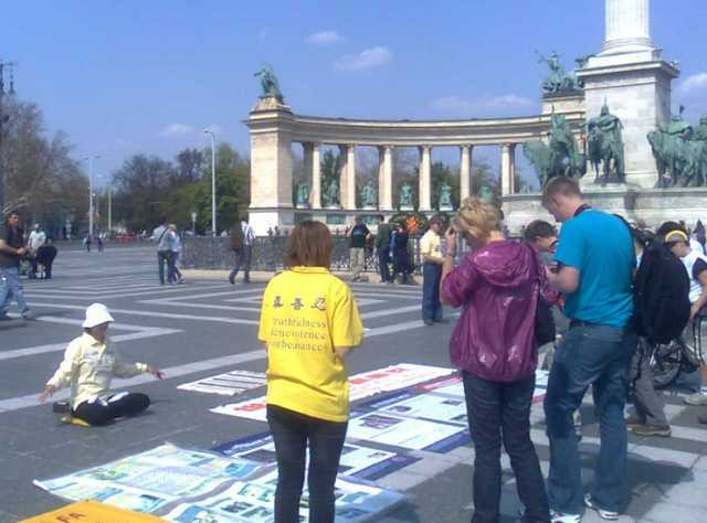 2010.04.24. Bp, Hősök tere 4.