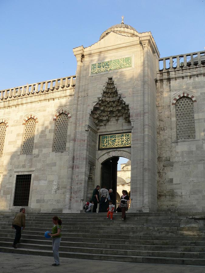 A Kék mecset egyik kapuja