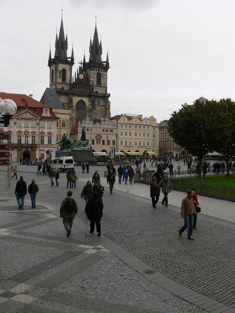 Óváros tér a Tyn templommal