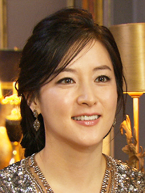 000Lee Young Ae édes mosolya)