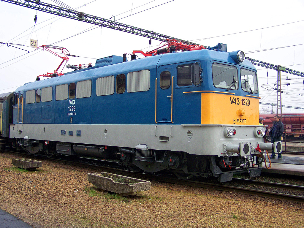 V43 - 1229 Dombóvár (2010.11.17)05.