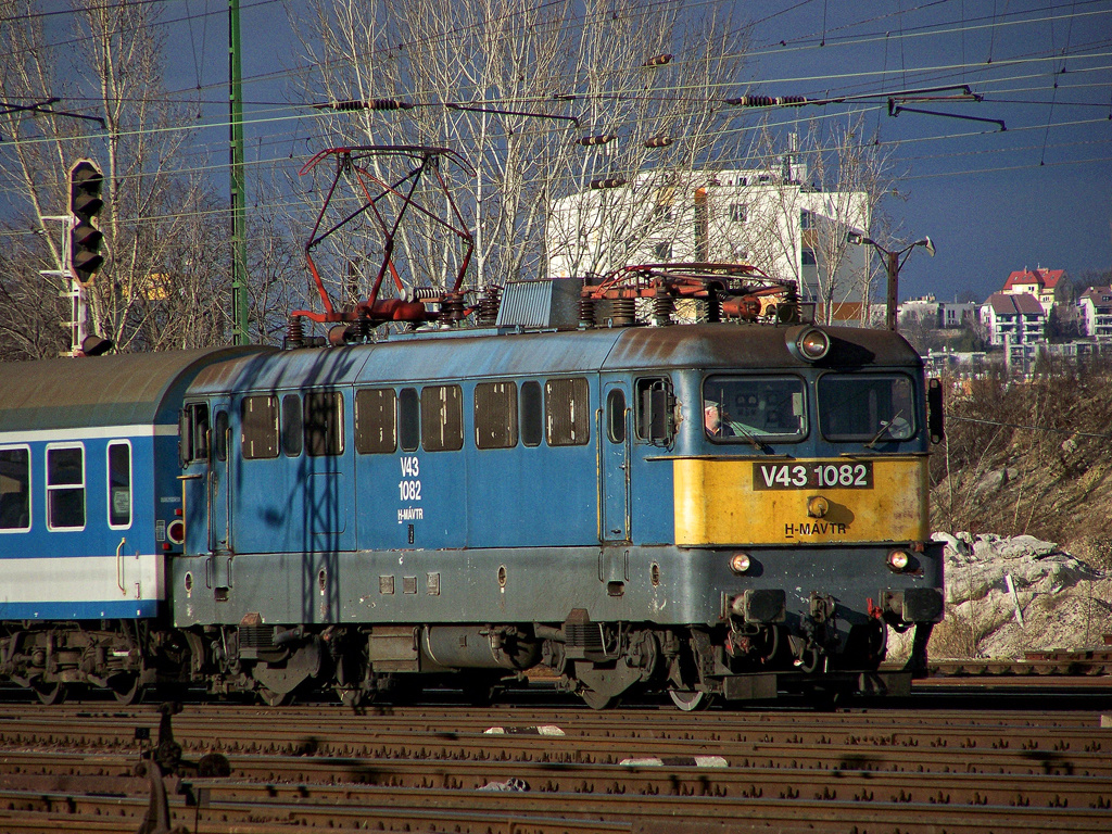 V43 - 1082 Kelenföld (2011.03.14)01