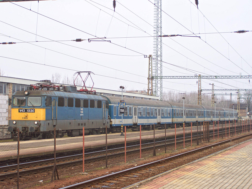 V43 - 1336 Dombóvár (2011.02.02).