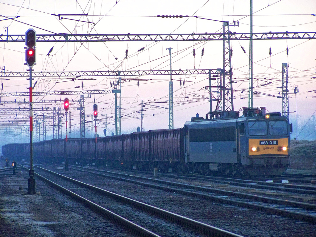 V63 - 019 Dombóvár (2011.01.17).