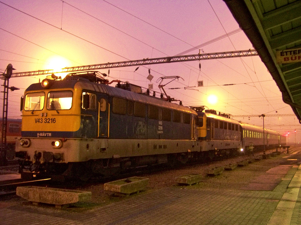 V43 - 3216 + V43 - 3209 Dombóvár (2011.01.18).