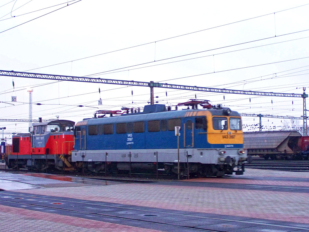 V43 - 3197 + M47 - 1217 Dombóvár (2011.02.17).