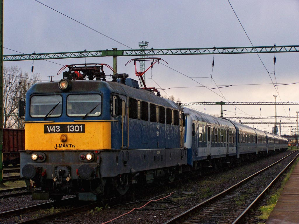 V43 - 1301 Dombóvár (2011.04.15).