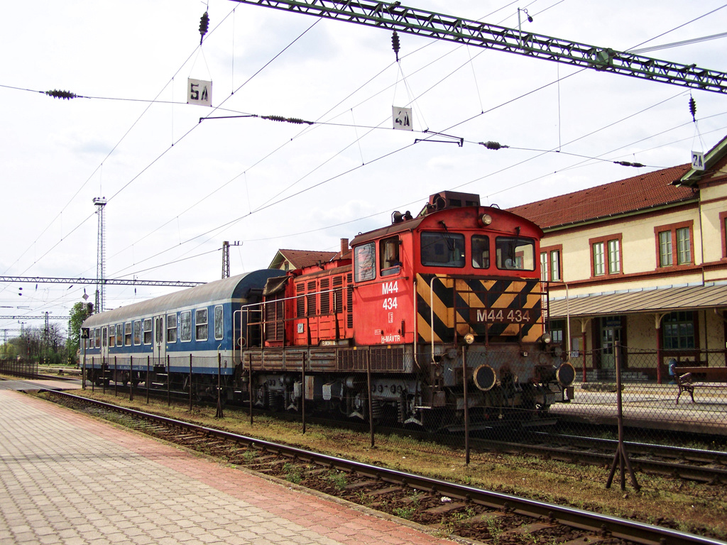 M44 - 434 Dombóvár (2011.04.12)02