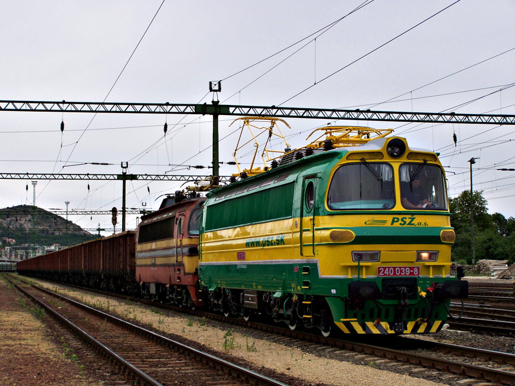 240 039 - 9 + 240 082 - 2 Kelenföld (2011.06.19)01.