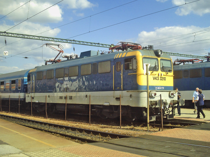 V43 - 3210 Dombóvár (2009.09.08).