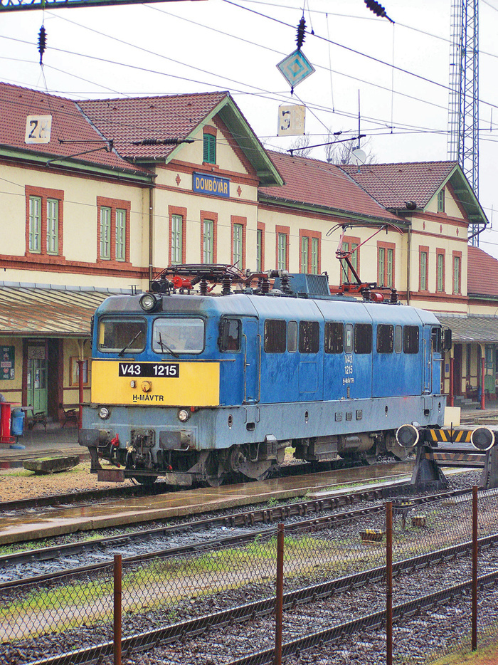 V43 - 1215 Dombóvár (2010.04.12)02.