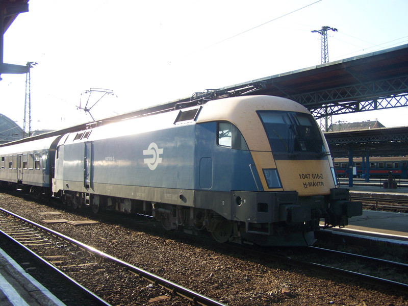 1047 010 - 2 BP Keleti (2009.08.18)