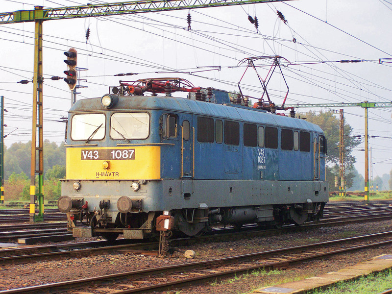 V43 - 1087 Dombóvár (2010.09.13)03