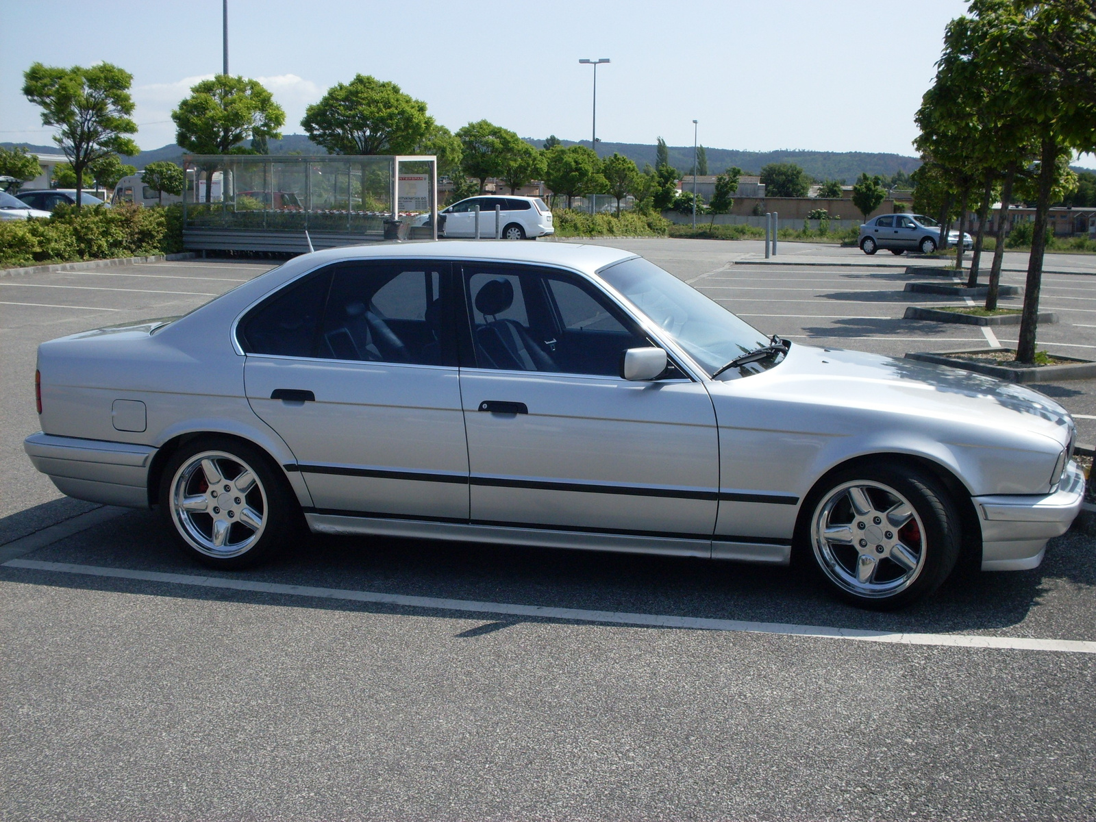 BMW 520i (E34)