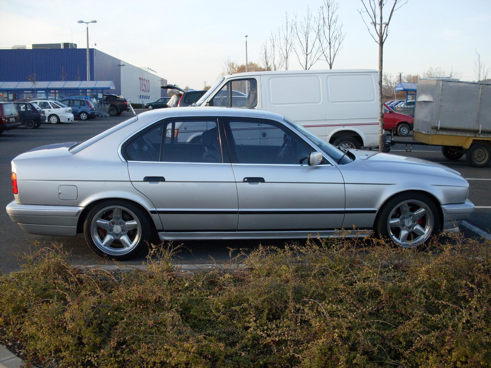 BMW 520i (e34)