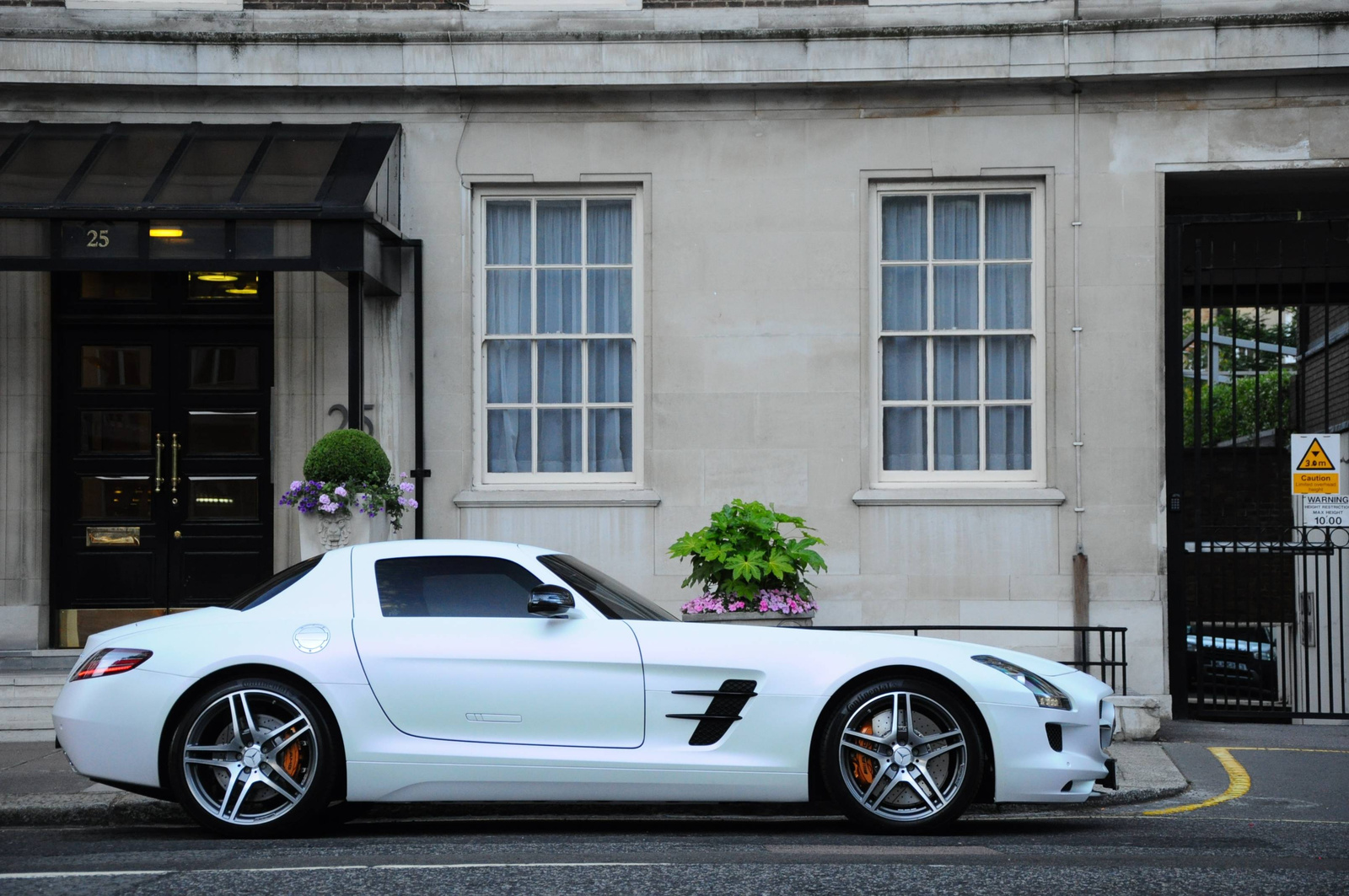 Mercedes SLS