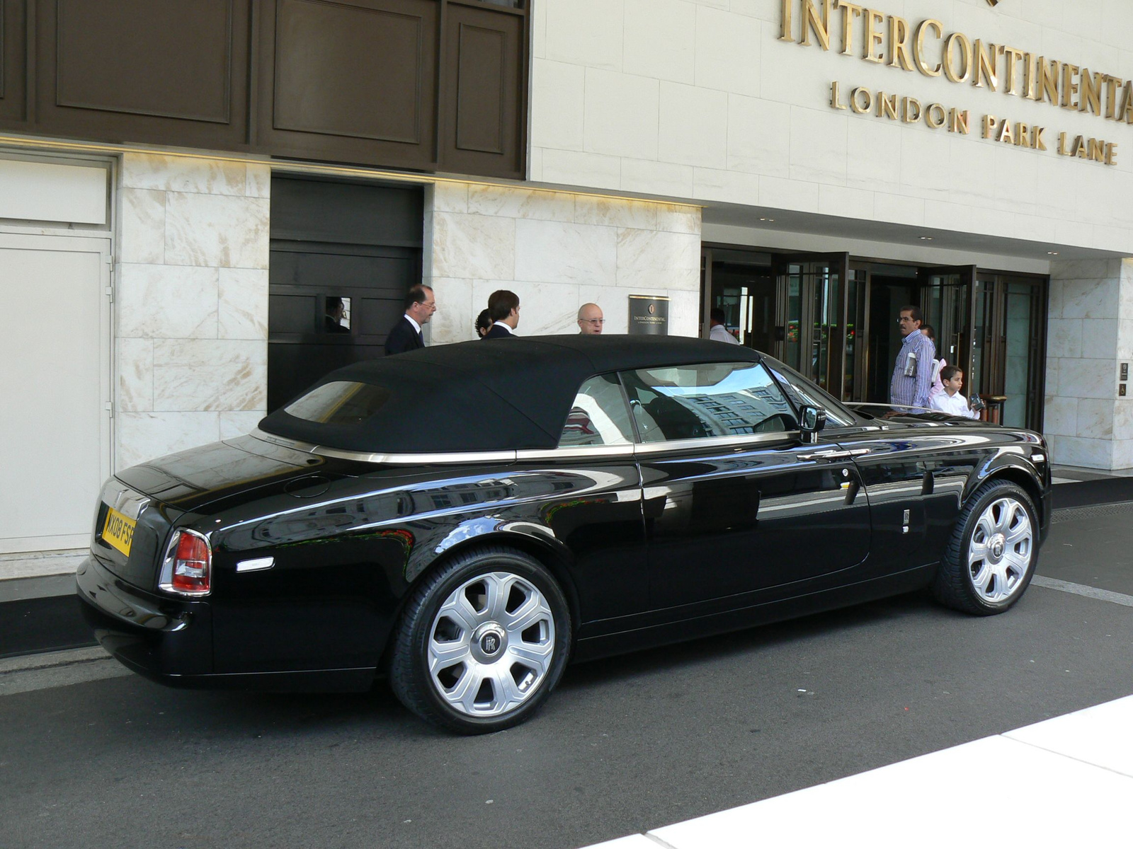 (1) Rolls-Royce Drophead Coupe