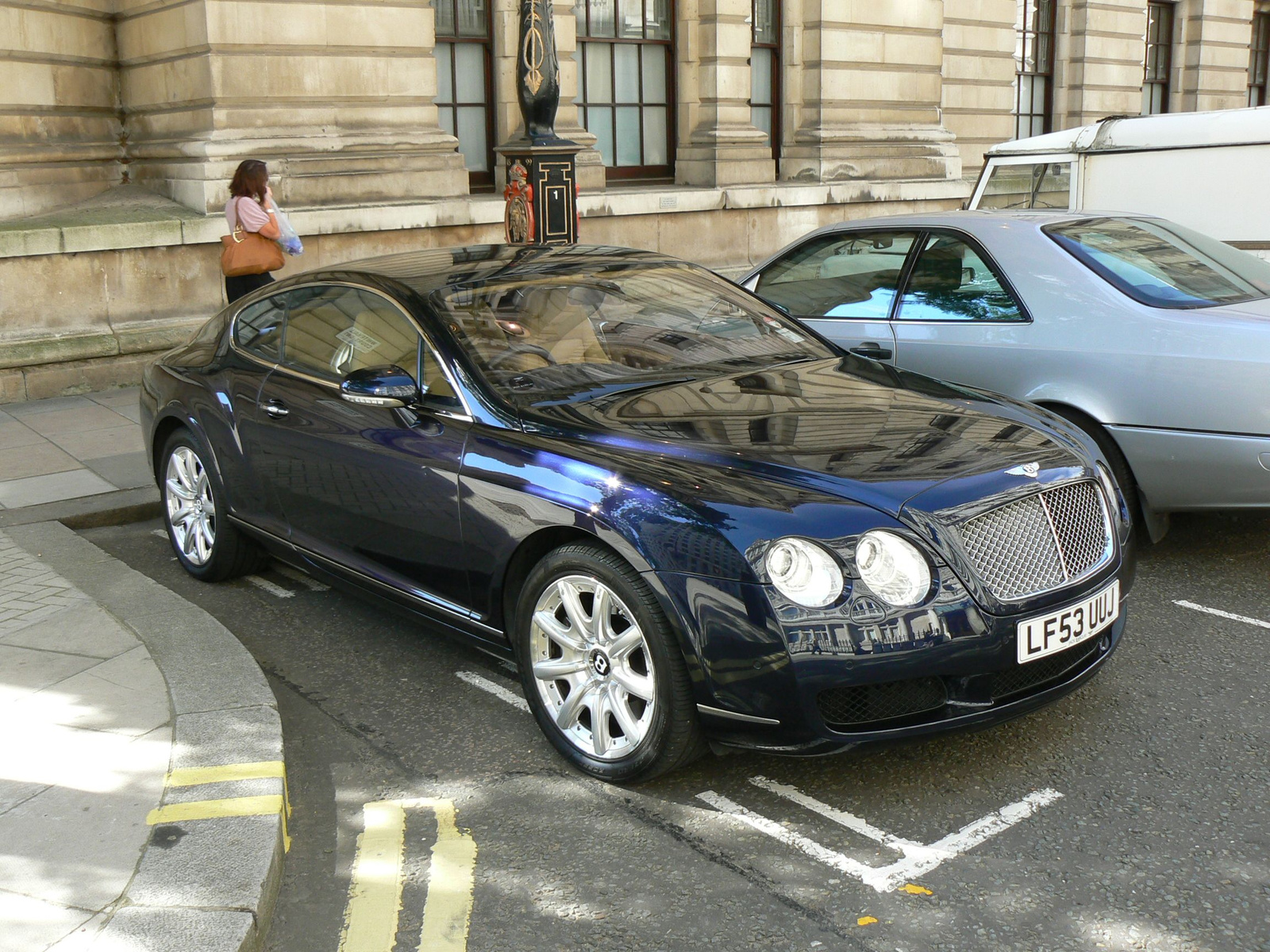 (1) Bentley Continental GT