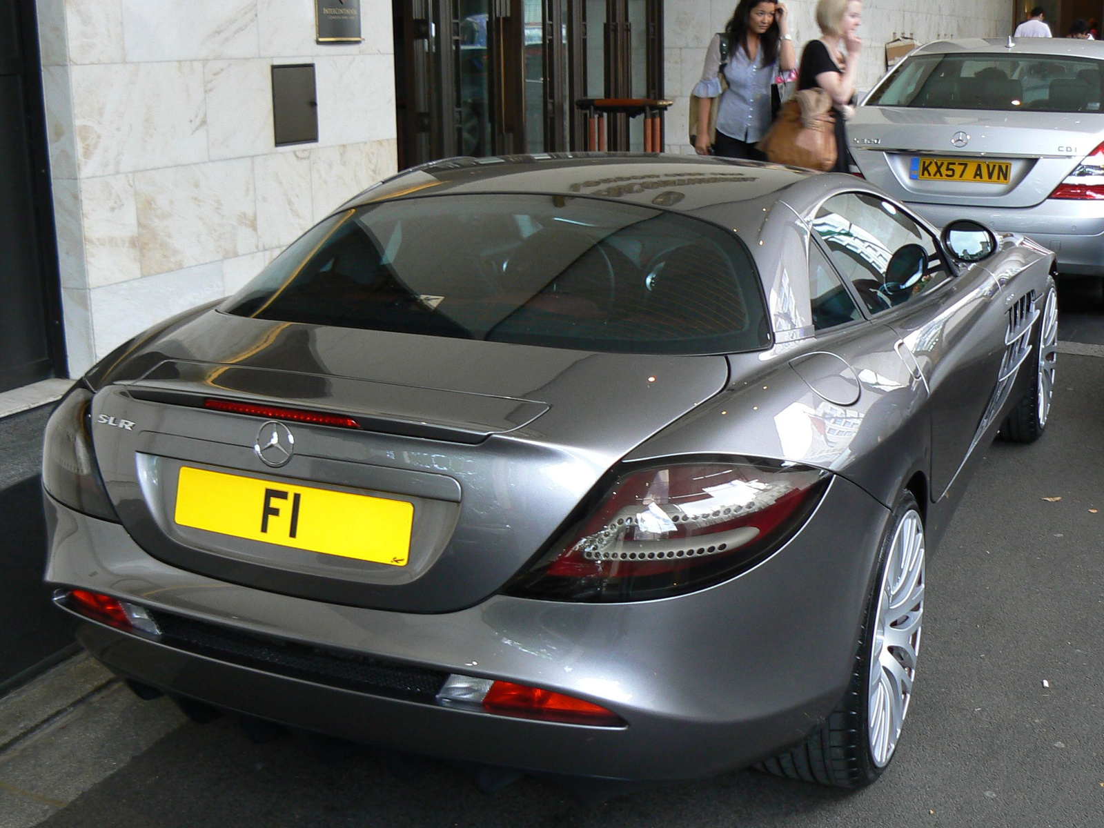 (3) McLaren Mercedes SLR Kahn