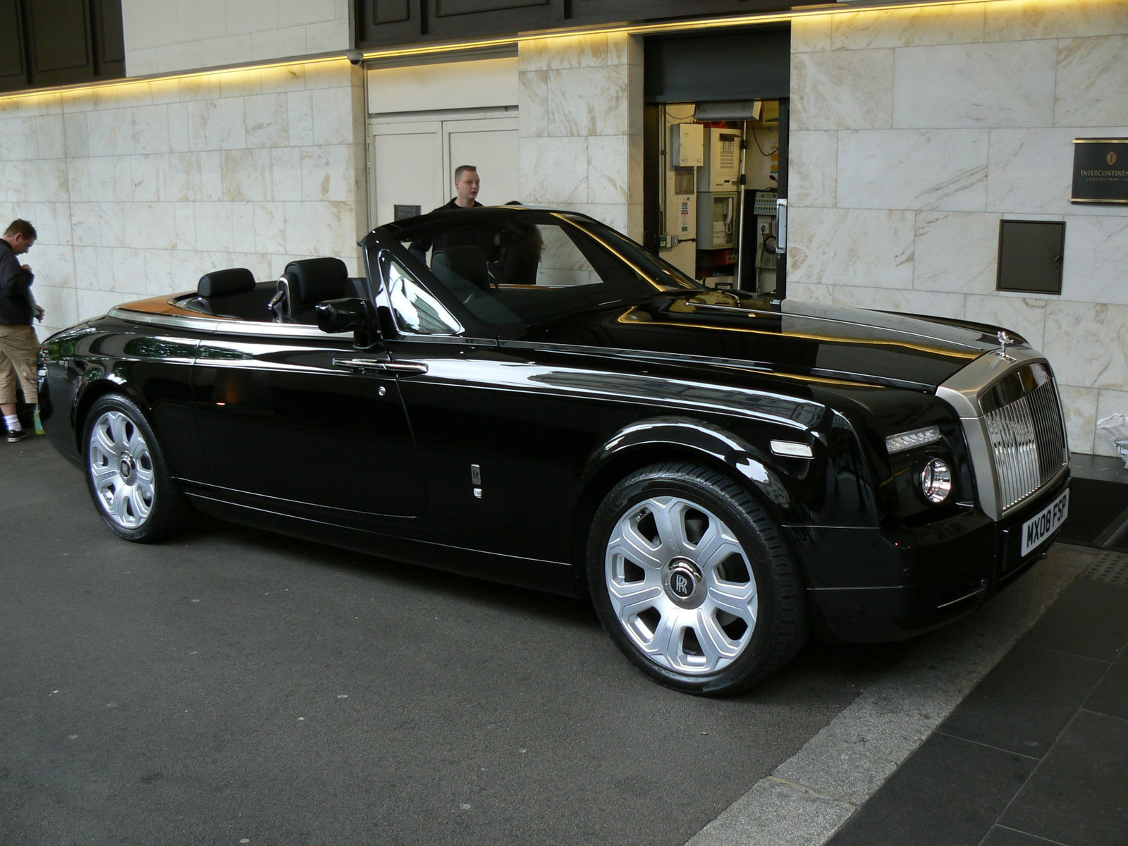 (4) Rolls-Royce Drophead Coupe