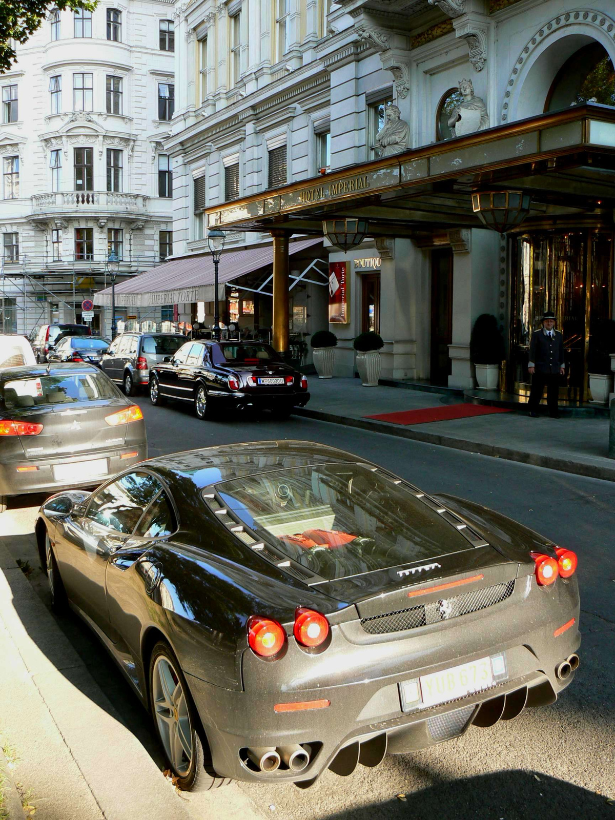 Ferrari F430 & Bentley Arnage