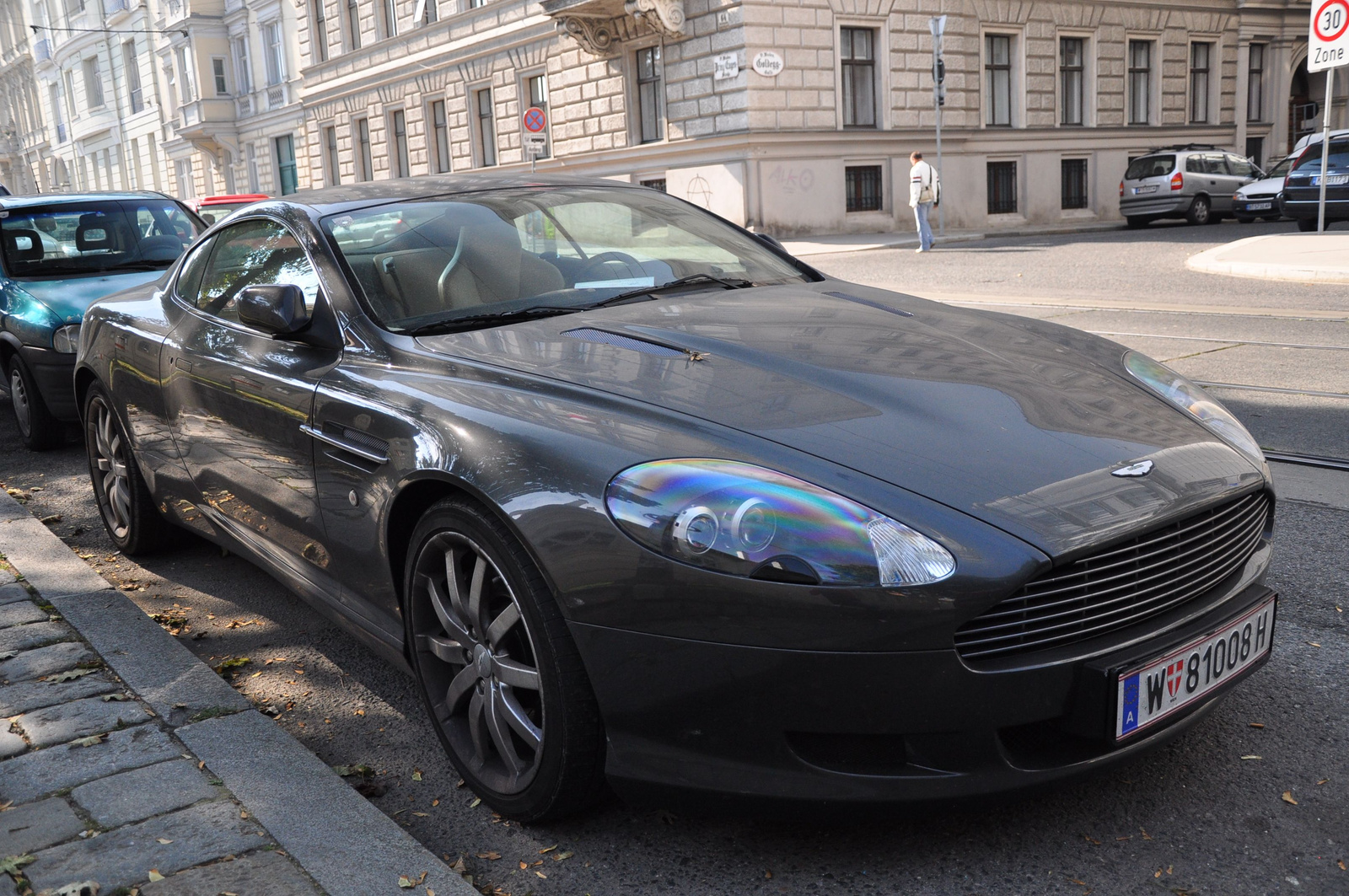 Aston Martin DB9