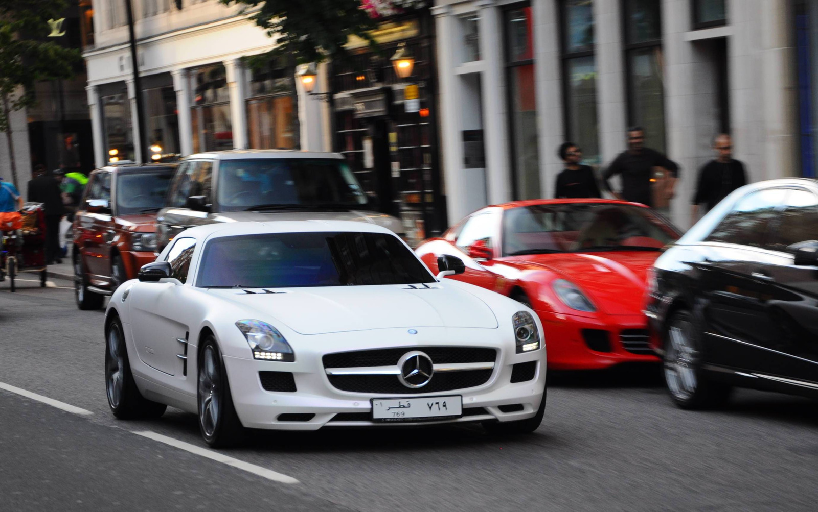 Mercedes SLS & Ferrari 599