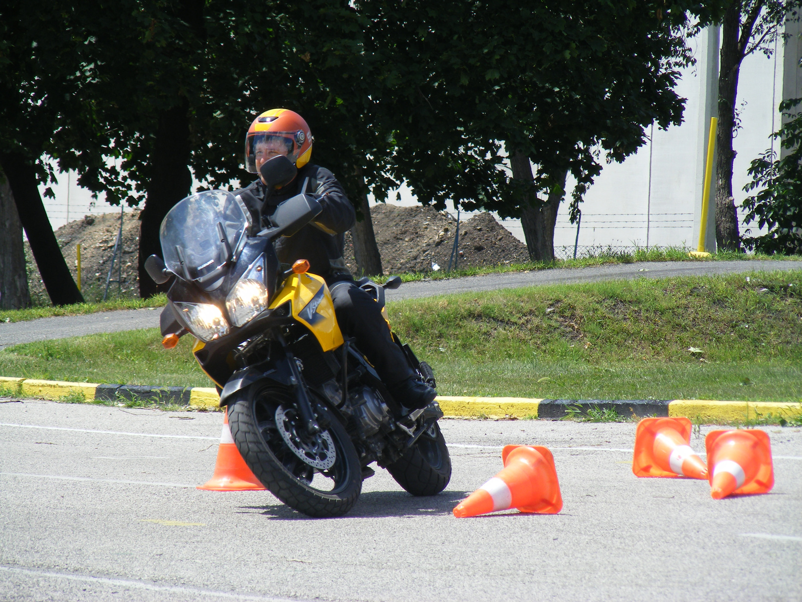 Pécsi motoros tréning, KÉKT