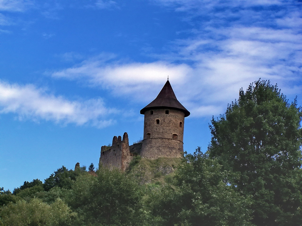 Salgótarjáni képek, habár szlovák a vár