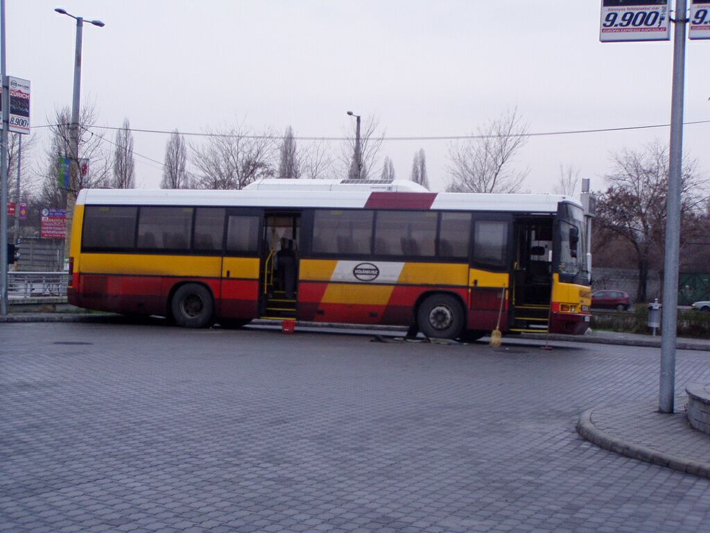 E95-volánbusz-041226-01