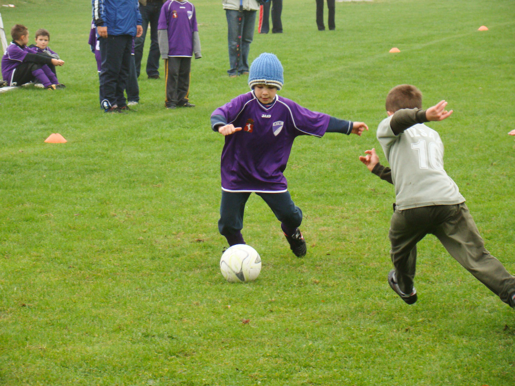 2009.10.14.IZSAK.VS.KTE.U11.034