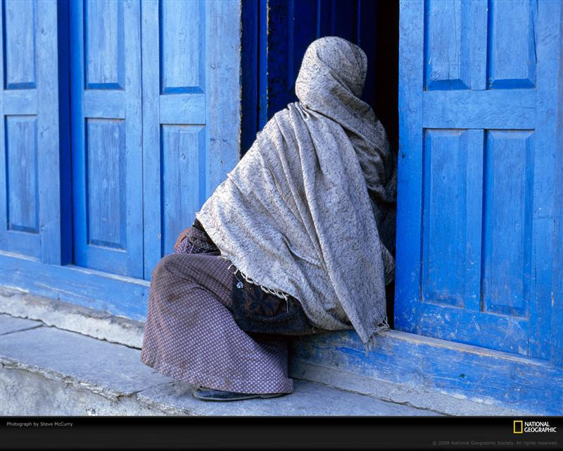 blue-doorway-mccurry-92579-xl (Medium)