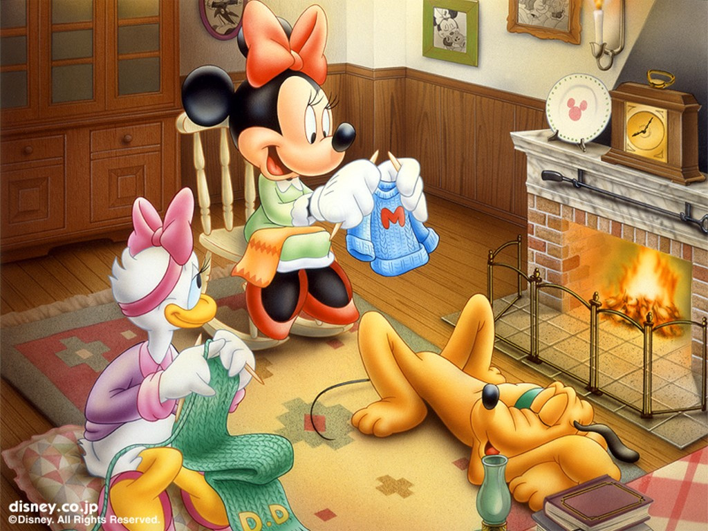 minnie-mouse-and-daisy-fireplace